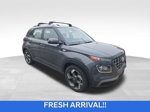 Used 2023 Hyundai Venue SEL FWD image 1