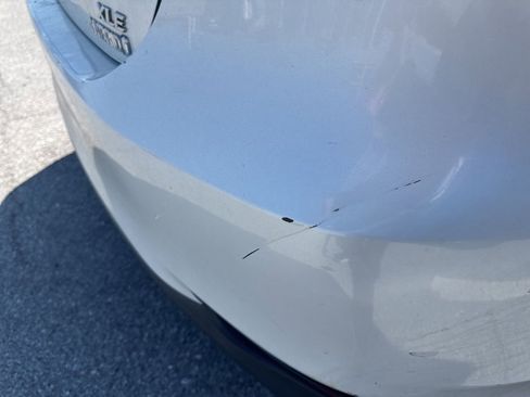 Used 2020 Toyota Camry XLE image 15