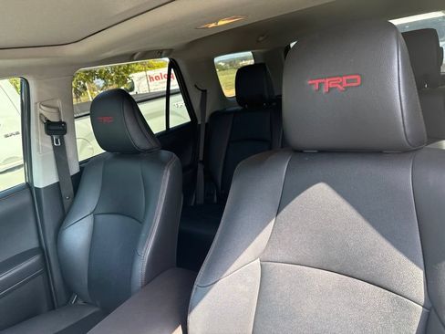 Used 2020 Toyota 4Runner TRD Off-Road Premium w/ Moonroof Package AWD/4WD image 5