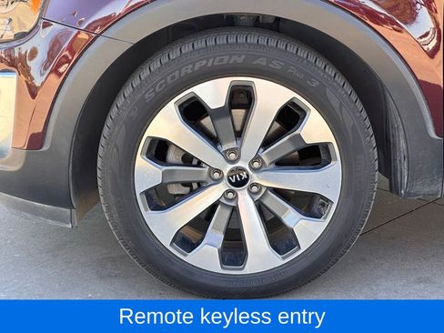 Used 2020 Kia Telluride S w/ S 8 Passenger Seating Package image 7