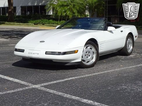 Used 1992 Chevrolet Corvette Convertible image 2