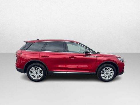 Used 2025 Lincoln Corsair AWD w/ Towing Package image 2