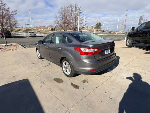 Used 2014 Ford Focus SE w/ SE Winter Package image 10