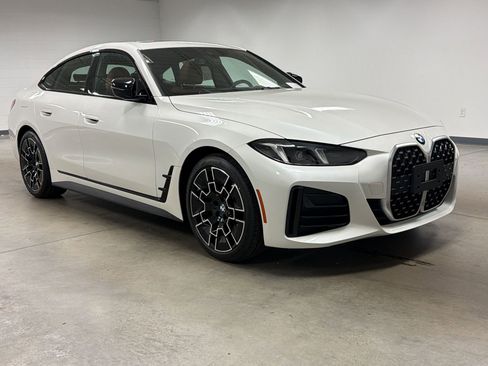 Certified 2025 BMW 430i xDrive w/ M Sport Package AWD/4WD image 6