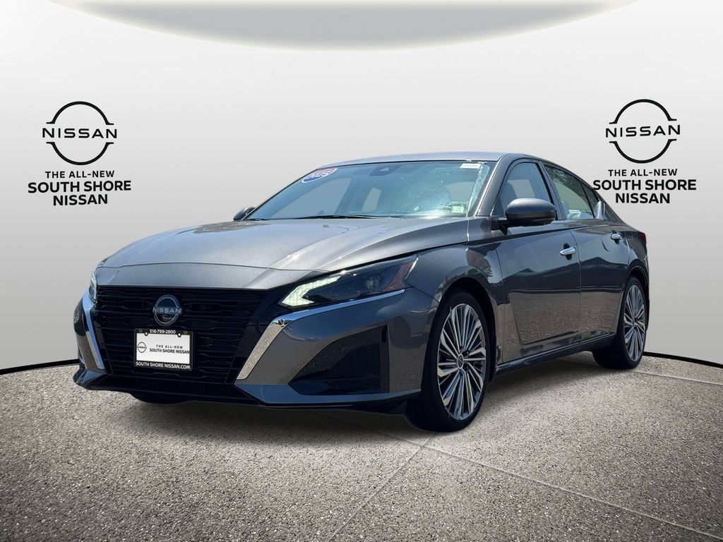 Certified 2025 Nissan Altima 2.5 SL FWD image 4