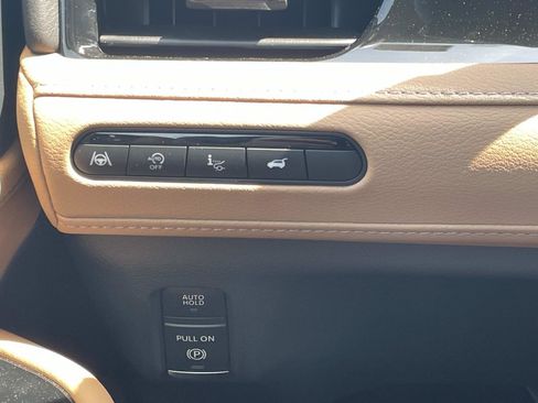 Used 2025 INFINITI QX80 Sensory AWD/4WD image 29