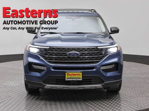 Used 2020 Ford Explorer XLT w/ Equipment Group 202A RWD image 2