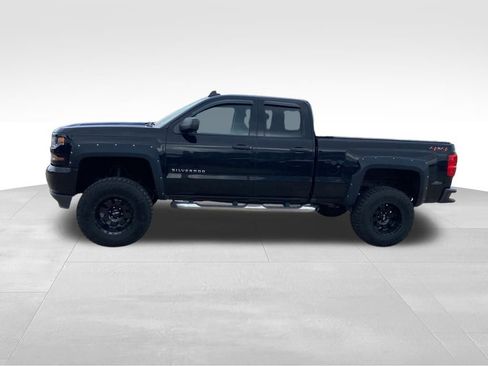 Used 2018 Chevrolet Silverado 1500 Custom w/ Custom Value Package AWD/4WD image 20