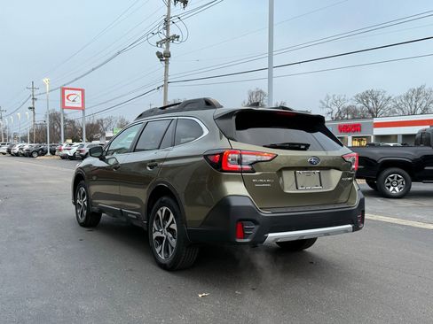 Used 2021 Subaru Outback Limited image 3