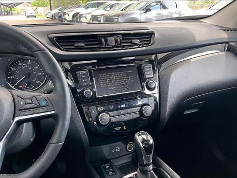 Certified 2022 Nissan Rogue Sport SL w/ Premium Package AWD/4WD image 7