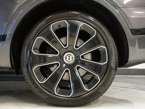 Used 2020 Bentley Bentayga V8 image 42
