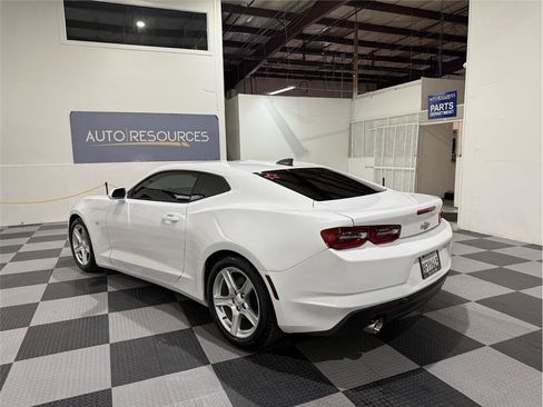Used 2019 Chevrolet Camaro LT image 7