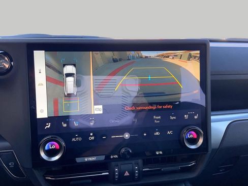 Used 2025 Lexus GX 550 w/ Accessory Package (2T) AWD/4WD image 29