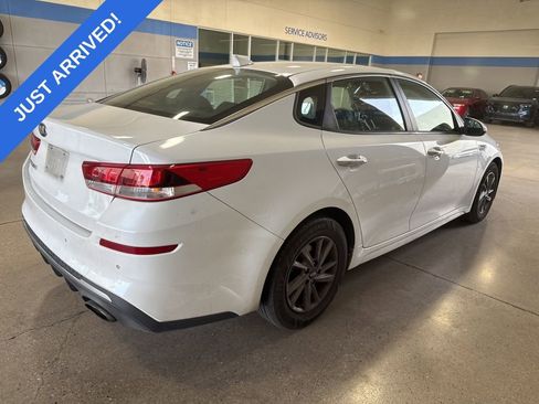 Used 2020 Kia Optima LX image 3