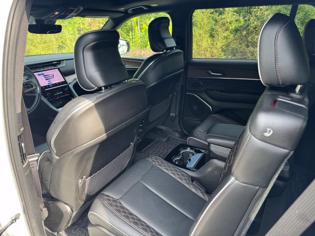 Used 2025 Jeep Grand Cherokee L Summit AWD/4WD image 12