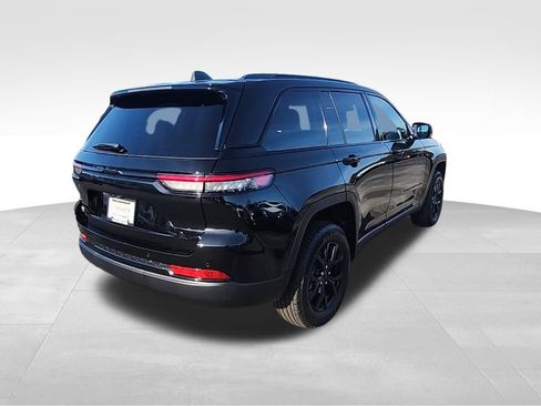 New 2025 Jeep Grand Cherokee Altitude image 21