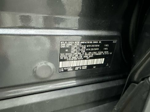 Used 2022 Toyota RAV4 XLE Premium FWD image 35