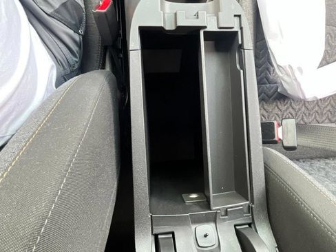 Used 2023 Chevrolet Equinox LT FWD image 24
