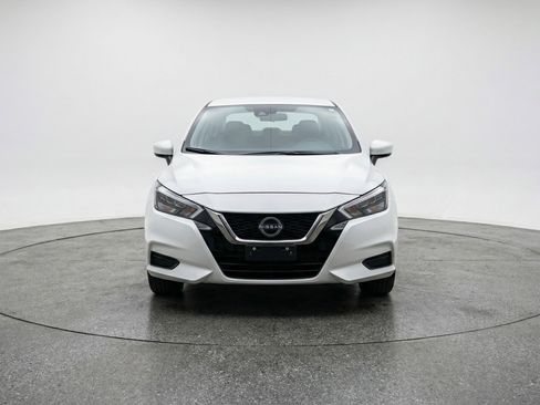 Used 2025 Nissan Versa SV image 2