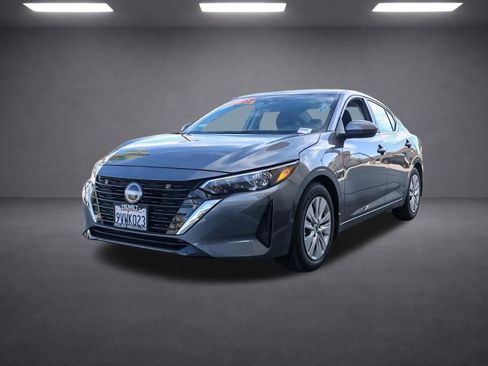 Used 2025 Nissan Sentra S image 8