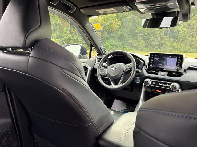 Used 2020 Toyota RAV4 XSE w/ XSE Grade Weather Package AWD/4WD image 25