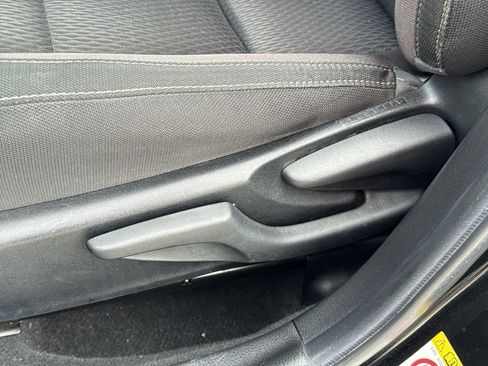 Used 2019 Toyota Corolla LE FWD image 14