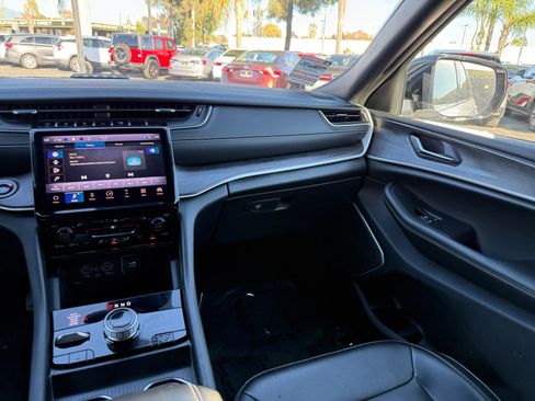 Used 2024 Jeep Grand Cherokee Limited 4xe image 22