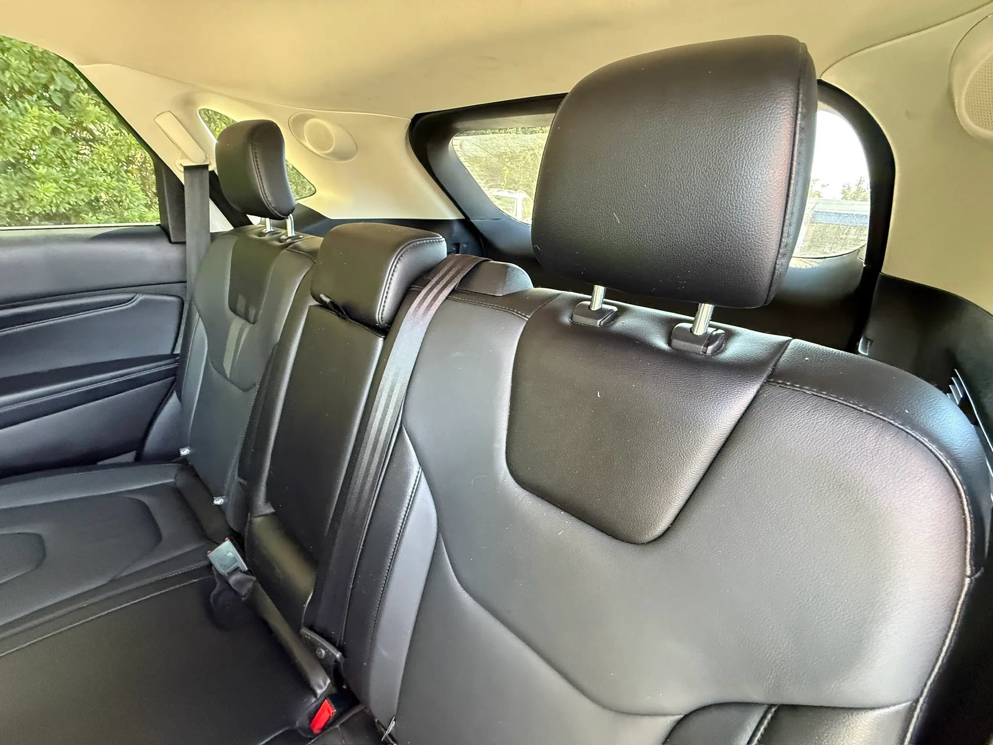 Used 2018 Ford Edge Titanium FWD image 25
