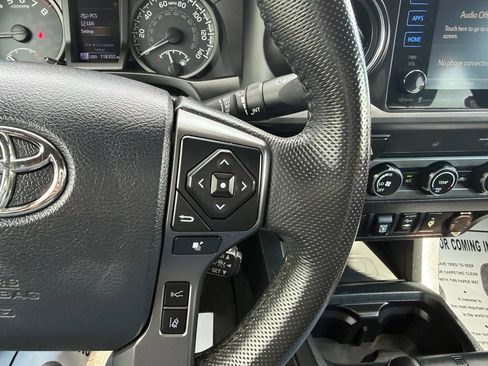 Used 2019 Toyota Tacoma TRD Off-Road w/ Technology Package AWD/4WD image 20