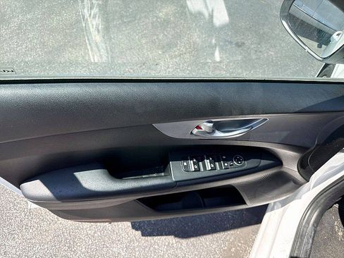 Used 2023 Kia Forte LXS FWD image 18