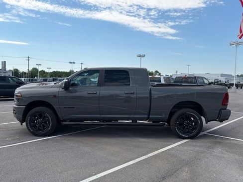 New 2026 RAM 2500 Laramie AWD/4WD image 4
