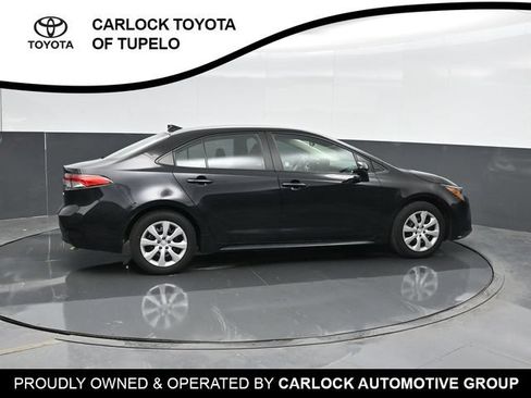 Used 2025 Toyota Corolla LE FWD image 4
