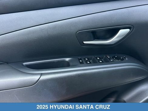 Used 2025 Hyundai Santa Cruz SEL AWD/4WD image 12