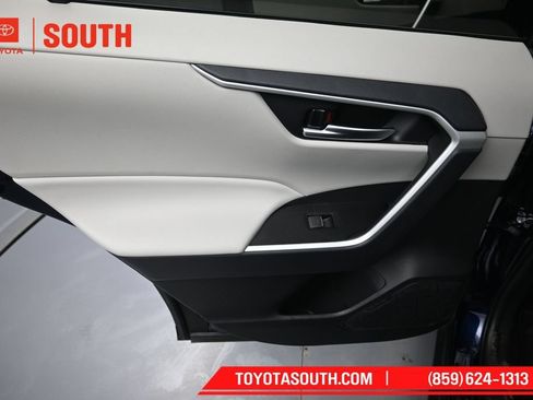 Used 2025 Toyota RAV4 XLE w/ Convenience Package AWD/4WD image 28
