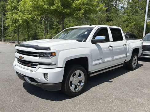 Used 2017 Chevrolet Silverado 1500 LTZ Z71 w/ LTZ Plus Package AWD/4WD image 3