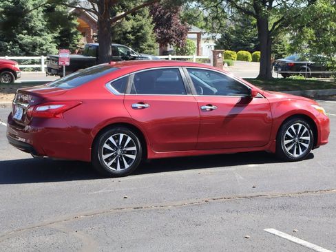 Used 2017 Nissan Altima 2.5 SV FWD image 4