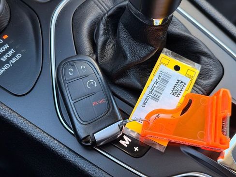 Used 2021 Jeep Cherokee Latitude Plus image 36