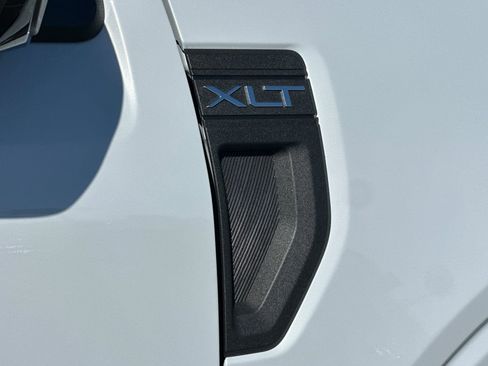 New 2025 Ford Maverick XLT w/ XLT Luxury Package AWD/4WD image 24