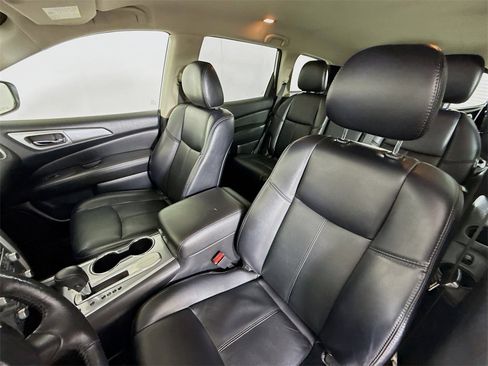Used 2019 Nissan Pathfinder SL image 6