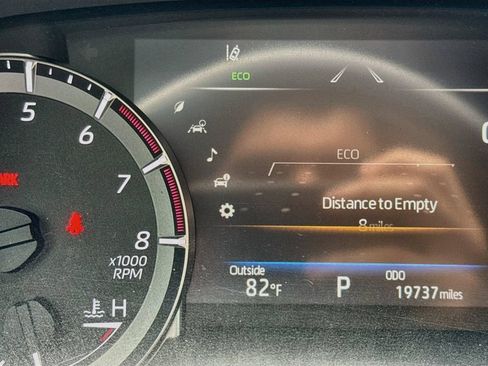 Used 2024 Toyota Highlander XSE FWD image 13
