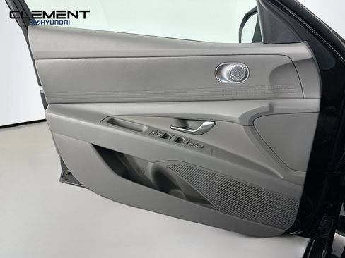 New 2026 Hyundai Elantra SE FWD image 22