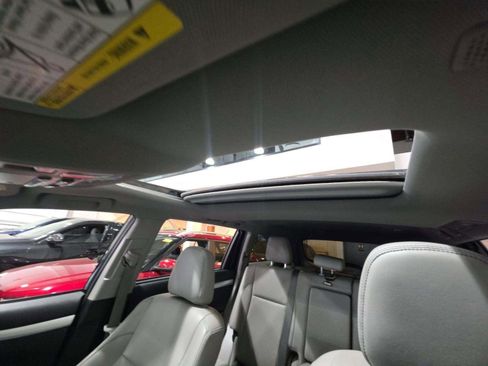 Used 2019 Toyota Highlander XLE image 9