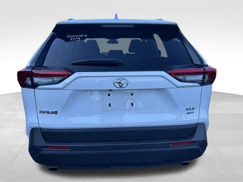 Used 2025 Toyota RAV4 XLE AWD/4WD image 4