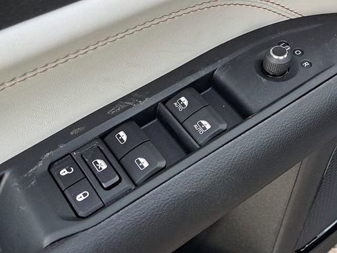 New 2026 Jeep Compass Limited image 17