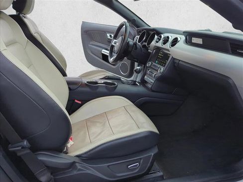 Used 2017 Ford Mustang Premium image 24