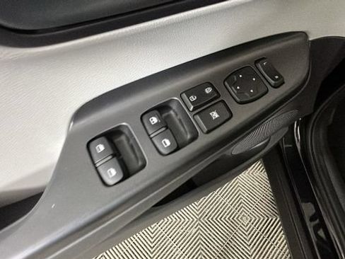 Certified 2023 Hyundai Kona SE AWD/4WD image 10