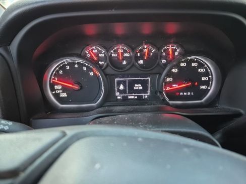 Used 2022 Chevrolet Silverado 1500 Custom image 2