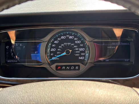 Used 2013 Ford Taurus Limited FWD image 17
