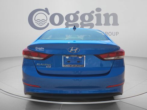 Used 2017 Hyundai Elantra SE FWD image 4