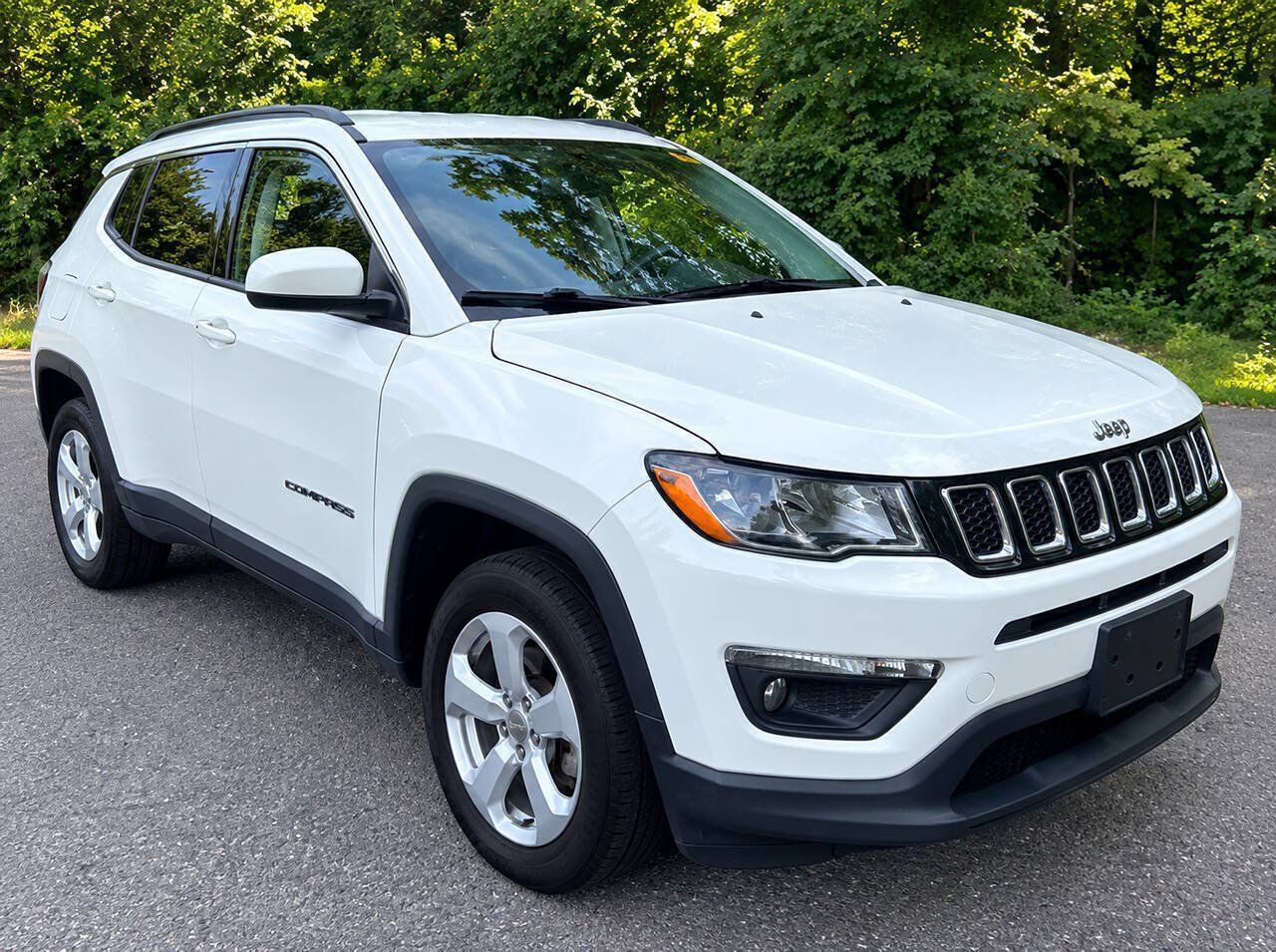 Used 2019 Jeep Compass Latitude w/ Popular Equipment Group AWD/4WD image 2